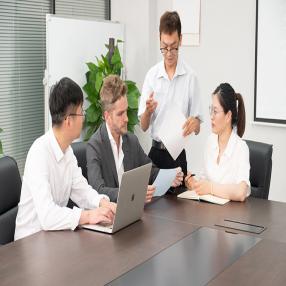 Abbiamo un forte team di R & S e possiamo sviluppare e produrre prodotti secondo